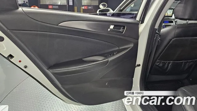 Hyundai Hybrid 2012 thumb 7