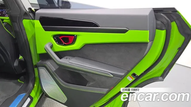 Lamborghini Urus 2025 thumb 11