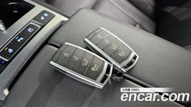 Genesis G80 2018 thumb 4