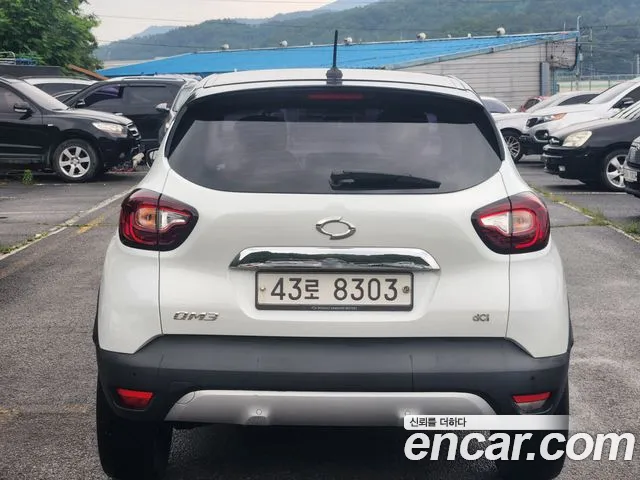 Renault QM3 2017 thumb 2