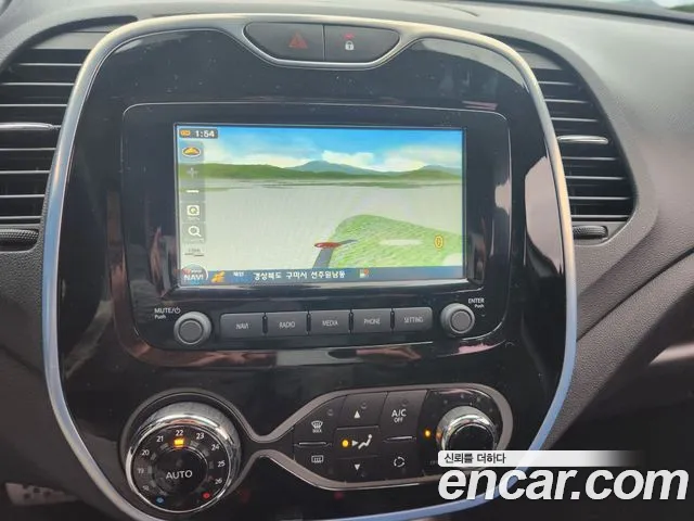 Renault QM3 2017 thumb 12