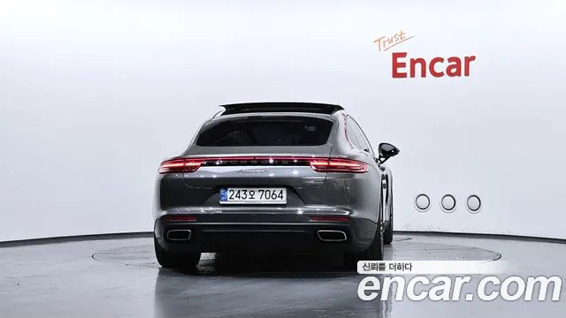 Porsche Panamera 2017 thumb 6