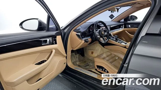 Porsche Panamera 2017 thumb 9