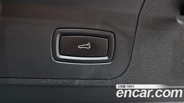 Porsche Panamera 2017 thumb 10