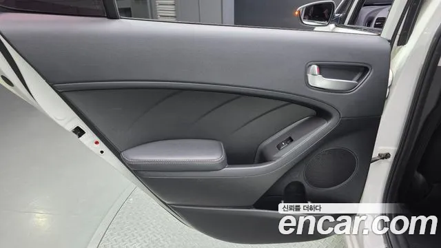 Kia K3 2016 thumb 4
