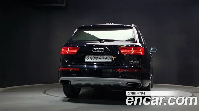 Audi Q7 2019 thumb 4