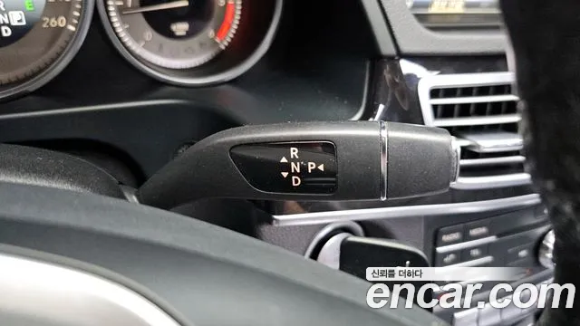 Mercedes-Benz E-Class 2015 thumb 3
