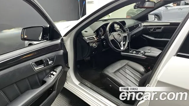Mercedes-Benz E-Class 2015 thumb 9
