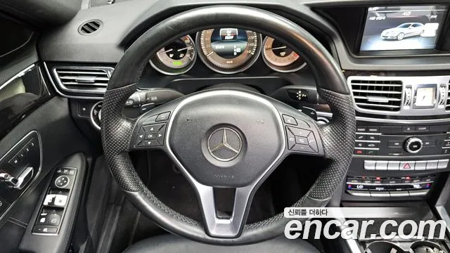 Mercedes-Benz E-Class 2015 thumb 7