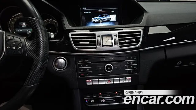 Mercedes-Benz E-Class 2015 thumb 11