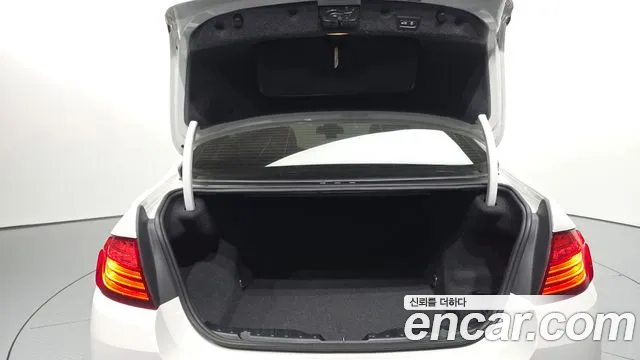 BMW 5 серии 2015 thumb 5