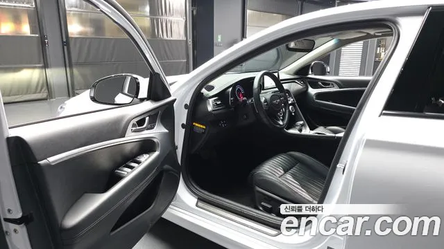 Genesis G70 2019 thumb 12