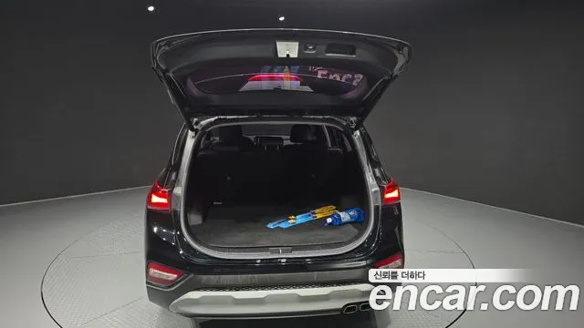 Hyundai Santa Fe 2018 thumb 3