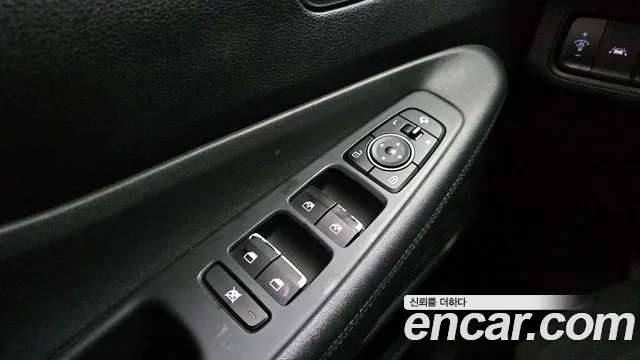 Hyundai Santa Fe 2018 thumb 8