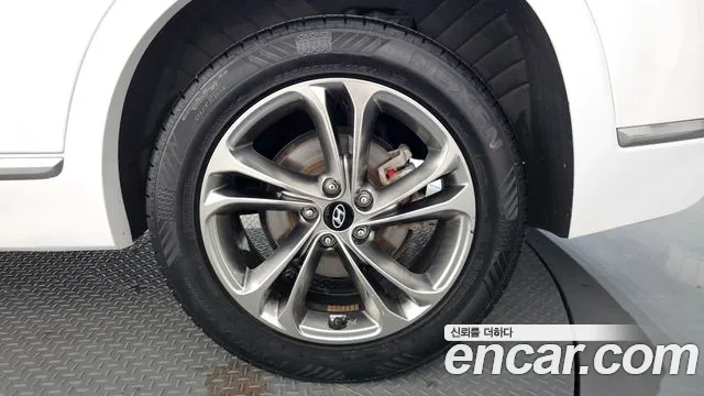 Hyundai Santa Fe 2019 thumb 4