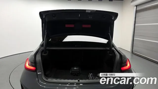 BMW 3 серии 2025 thumb 12
