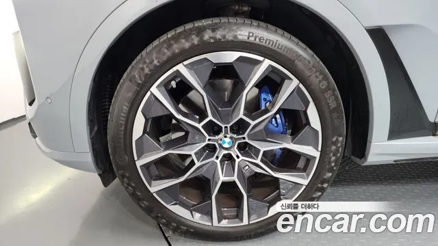 BMW X7 2024 thumb 3
