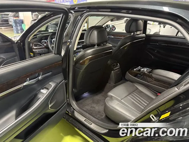 Genesis G90 2020 thumb 2