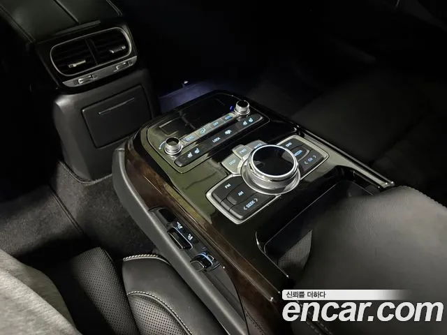 Genesis G90 2020 thumb 11