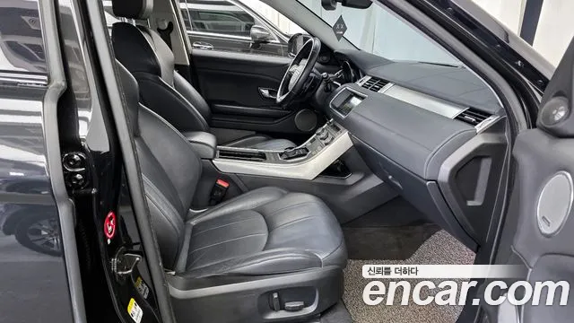 Land Rover Range Rover Evoque 2018 thumb 6