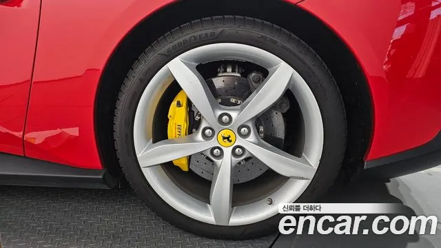 Ferrari Portofino 2019 thumb 3