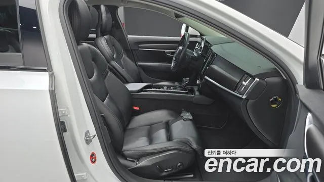 Volvo V90 Cross Country 2017 thumb 5