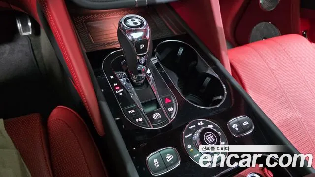 Bentley Bentayga 2022 thumb 10