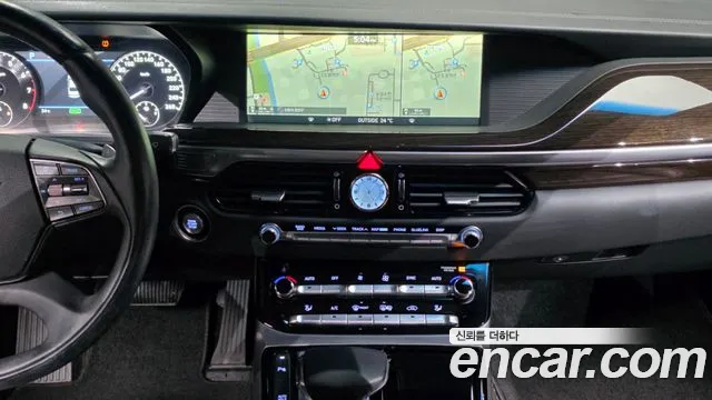 Genesis G90 2017 thumb 8