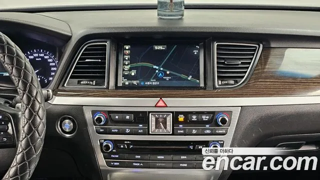 Genesis G80 2017 thumb 6