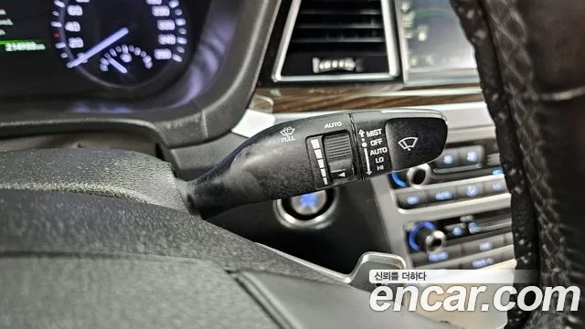 Genesis G80 2017 thumb 12