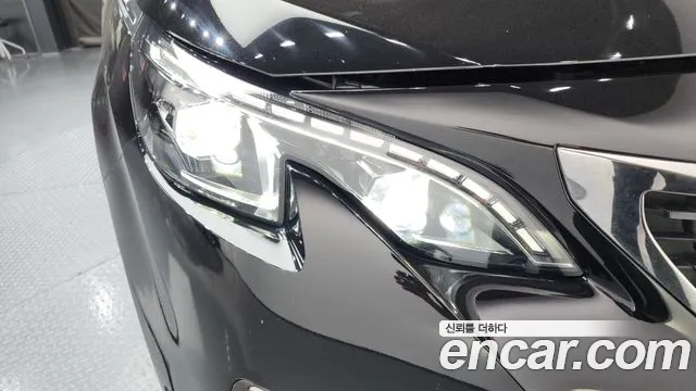 Peugeot 5008 2020 thumb 8