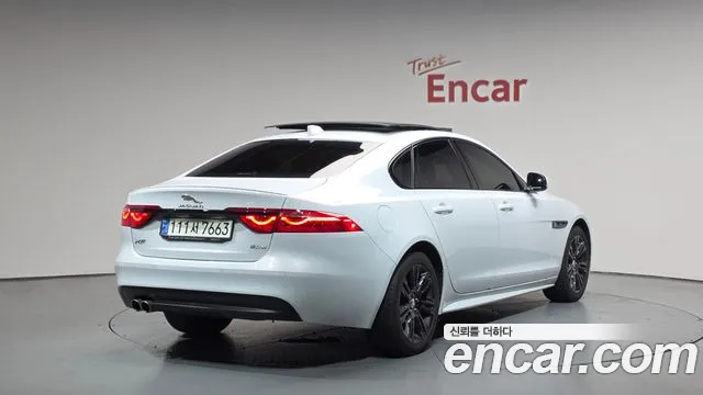 Jaguar XF 2020 thumb 9