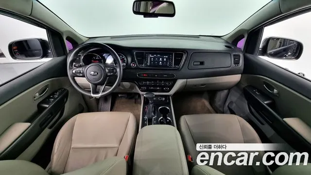 Kia Carnival 2018 thumb 8