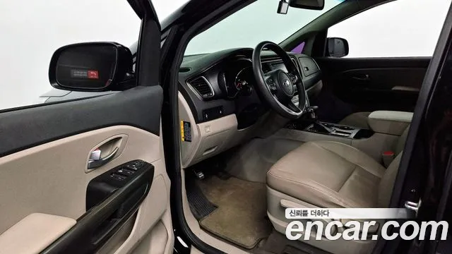 Kia Carnival 2018 thumb 10