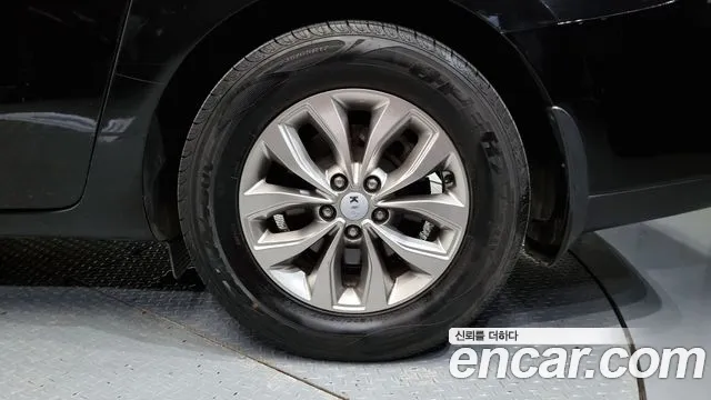 Kia Carnival 2018 thumb 12