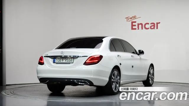 Mercedes-Benz C-Class 2020 thumb 10