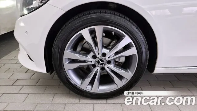 Mercedes-Benz C-Class 2020 thumb 12