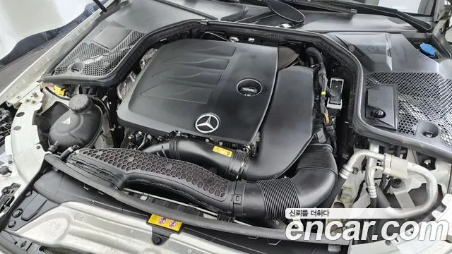 Mercedes-Benz C-Class 2020 thumb 8