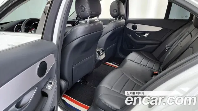 Mercedes-Benz C-Class 2020 thumb 6