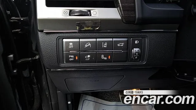KGM Rexton 2017 thumb 6