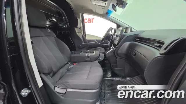 Hyundai Staria 2021 thumb 2