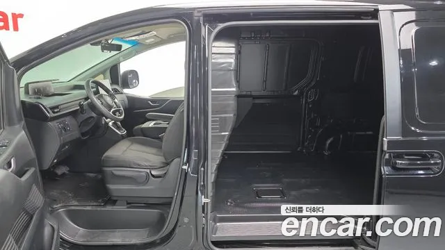 Hyundai Staria 2021 thumb 9