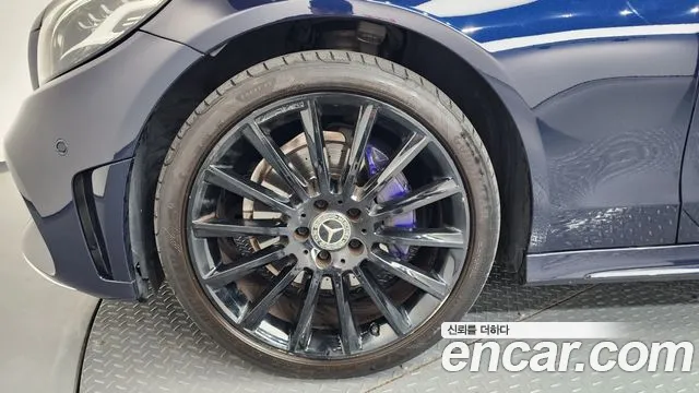 Mercedes-Benz C-Class 2019 thumb 7