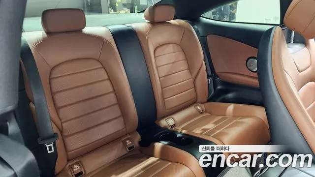 Mercedes-Benz C-Class 2019 thumb 6