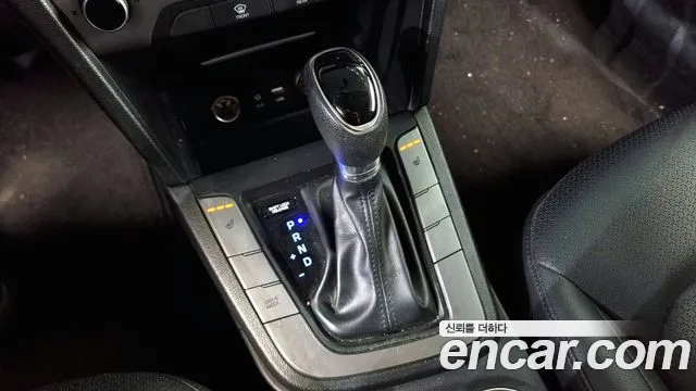 Hyundai Avante 2017 thumb 12