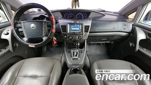 KGM Korando 2013 thumb 8