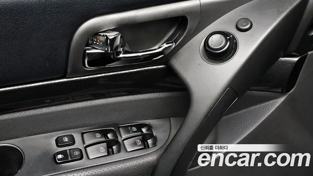 KGM Korando 2013 thumb 2