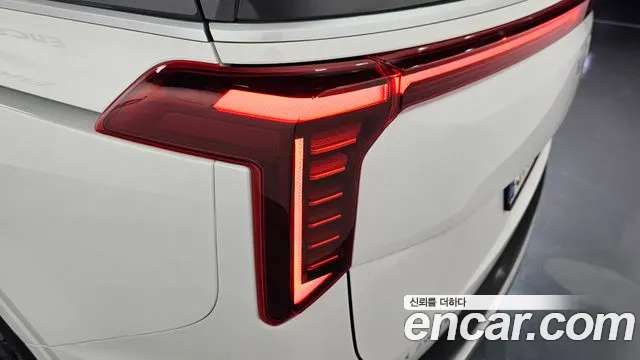 Kia Carnival 2024 thumb 11