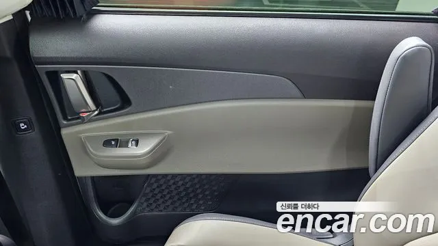 Kia Carnival 2024 thumb 6