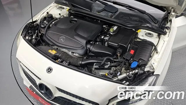 Mercedes-Benz A-Class 2017 thumb 12